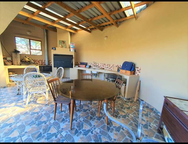 5 BEDROOM HOUSE FOR SALE IN PAROW NORTH